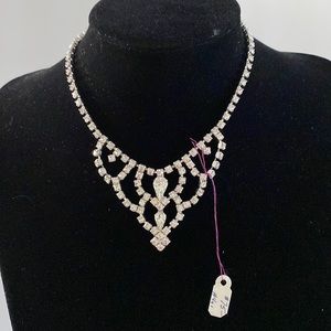 Vintage élégante rhinestones necklace. N14